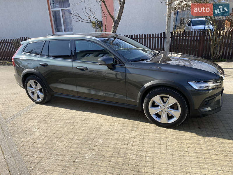 Універсал Volvo V60 Cross Country 2020 в Львові