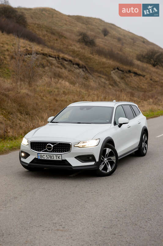 Универсал Volvo V60 Cross Country 2019 в Львове фото 5 Универсал Volvo V60 Cross Country 2019 в Львове