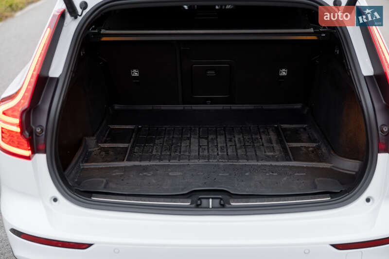 Универсал Volvo V60 Cross Country 2019 в Львове фото 24 Универсал Volvo V60 Cross Country 2019 в Львове