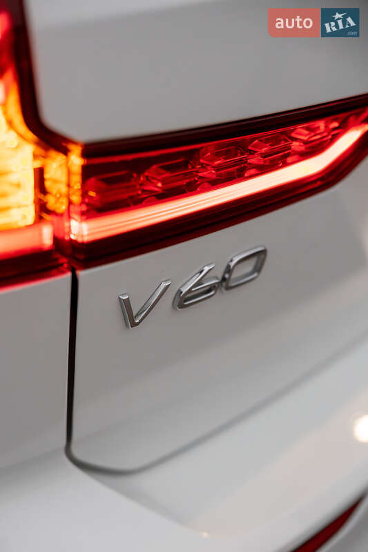 Универсал Volvo V60 Cross Country 2019 в Львове фото 35 Универсал Volvo V60 Cross Country 2019 в Львове