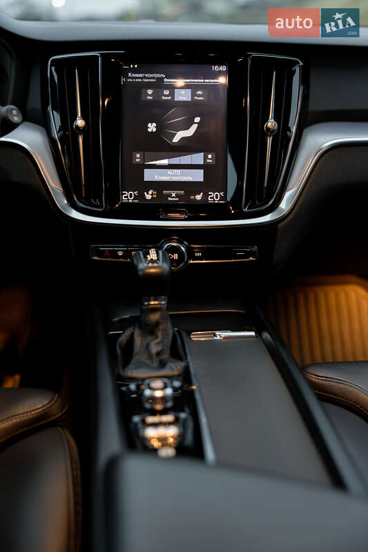 Универсал Volvo V60 Cross Country 2019 в Львове фото 80 Универсал Volvo V60 Cross Country 2019 в Львове