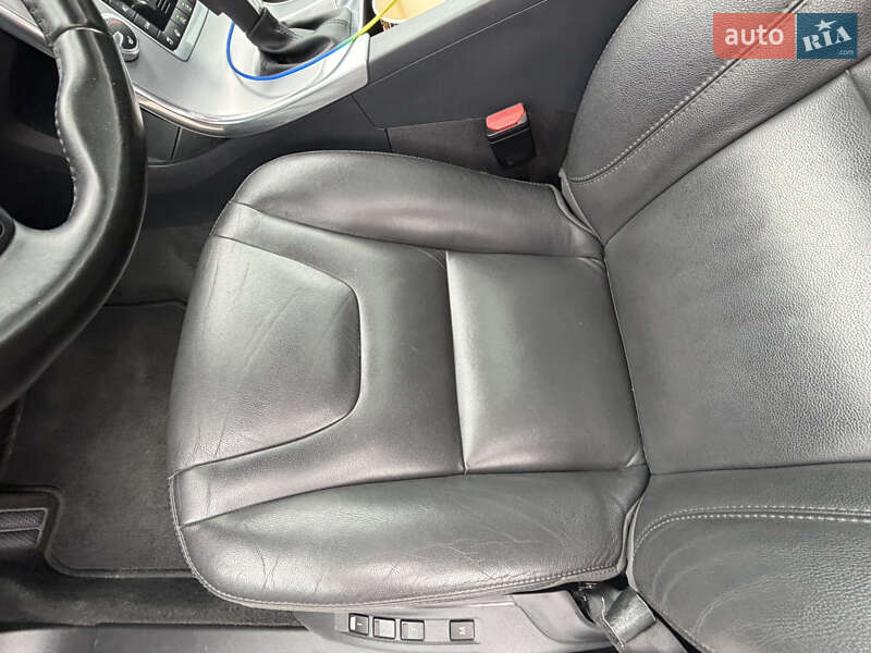 Універсал Volvo V60 Cross Country 2017 в Києві фото 26 Універсал Volvo V60 Cross Country 2017 в Києві