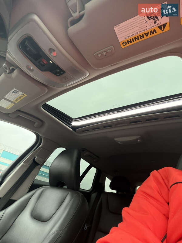 Універсал Volvo V60 Cross Country 2017 в Києві фото 59 Універсал Volvo V60 Cross Country 2017 в Києві