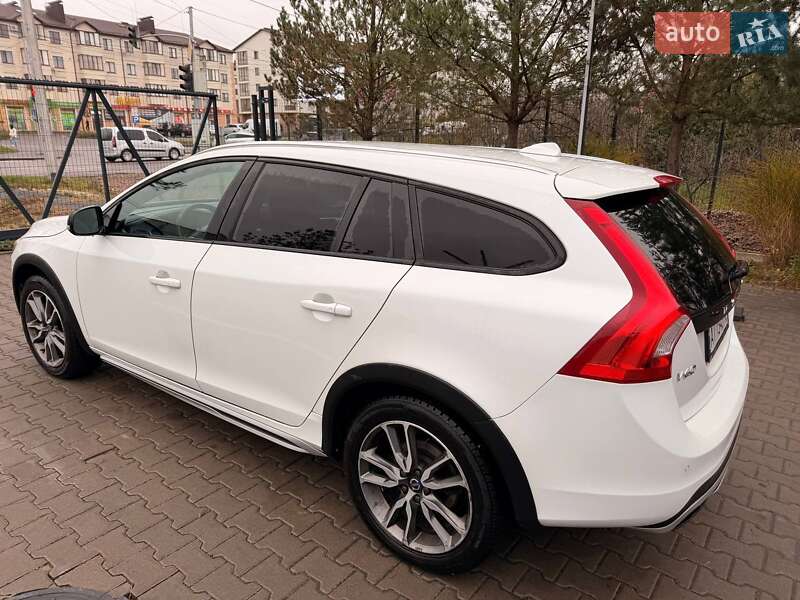 Універсал Volvo V60 Cross Country 2016 в Рівному