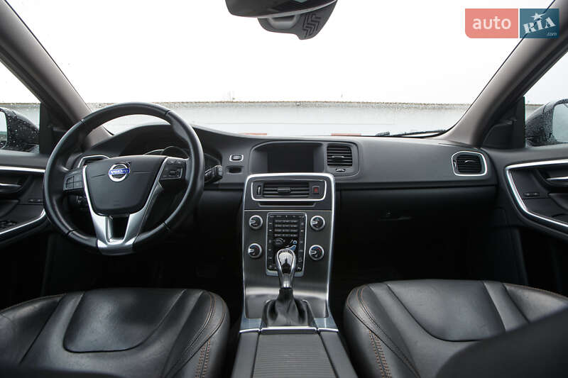 Универсал Volvo V60 Cross Country 2016 в Львове