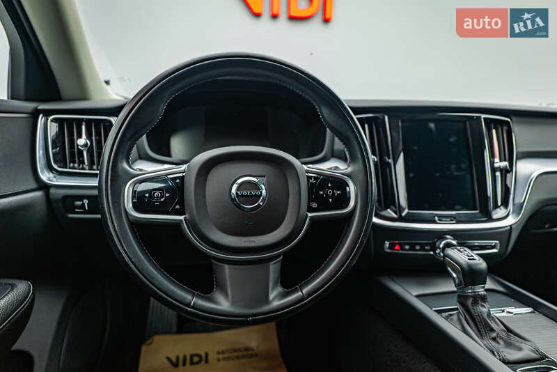 Универсал Volvo V60 Cross Country 2019 в Киеве фото 13 Универсал Volvo V60 Cross Country 2019 в Киеве