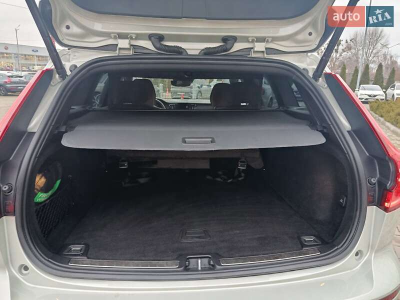 Универсал Volvo V60 Cross Country 2020 в Киеве