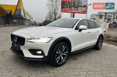 Универсал Volvo V60 Cross Country 2021 в Киеве