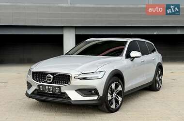 Универсал Volvo V60 Cross Country 2024 в Киеве