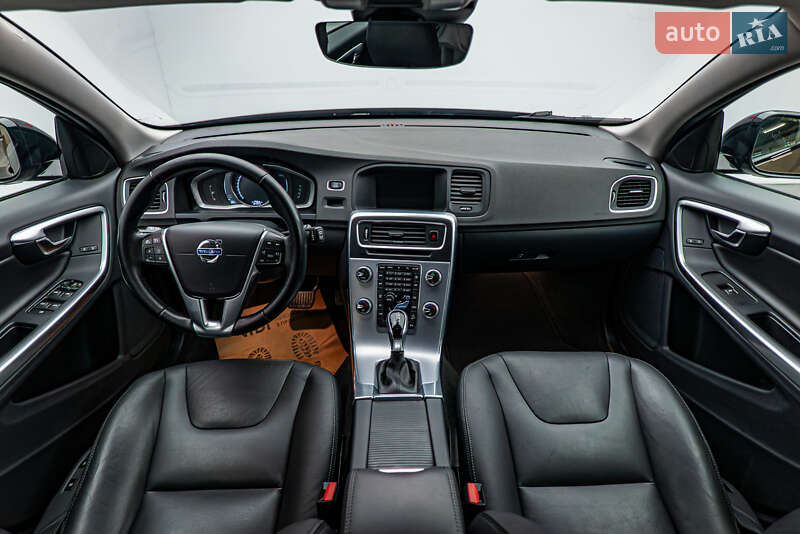 Универсал Volvo V60 Cross Country 2018 в Киеве