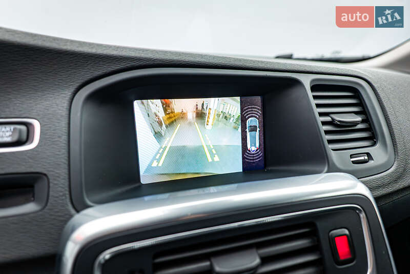 Универсал Volvo V60 Cross Country 2018 в Киеве