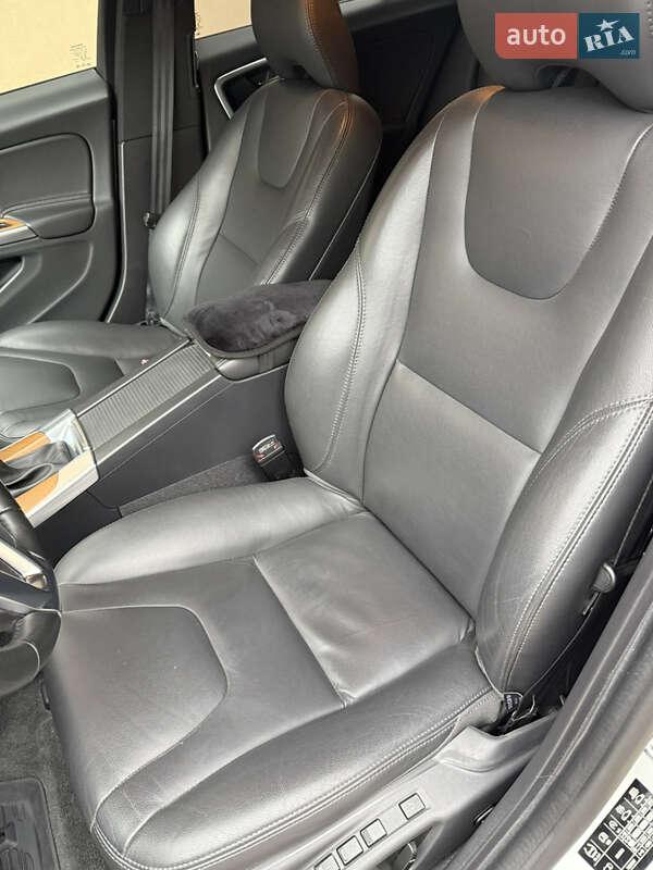 Универсал Volvo V60 Cross Country 2017 в Львове фото 17 Универсал Volvo V60 Cross Country 2017 в Львове