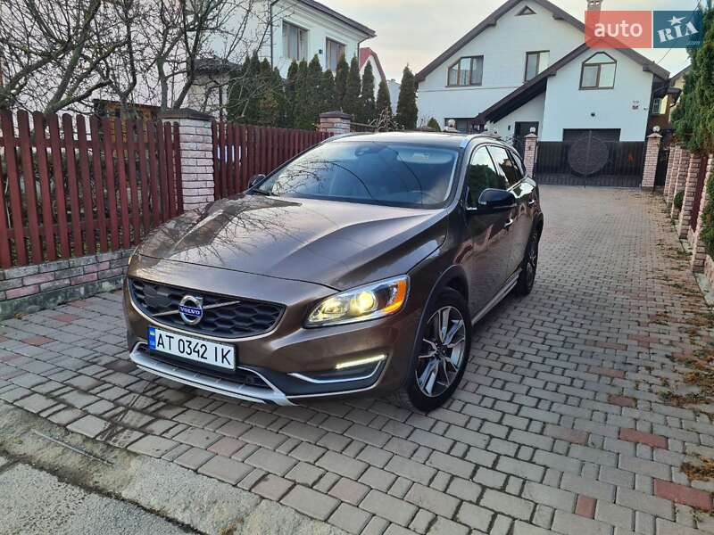 Volvo V60 Cross Country 2015 Volvo V60 Cross Country 2015