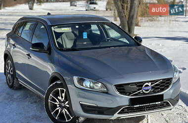 Универсал Volvo V60 Cross Country 2017 в Киеве