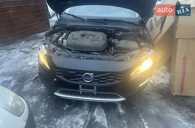 Седан Volvo V60 Cross Country 2017 в Києві