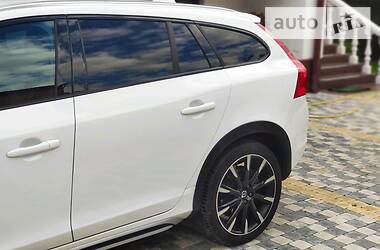 Внедорожник / Кроссовер Volvo V60 2016 в Самборе