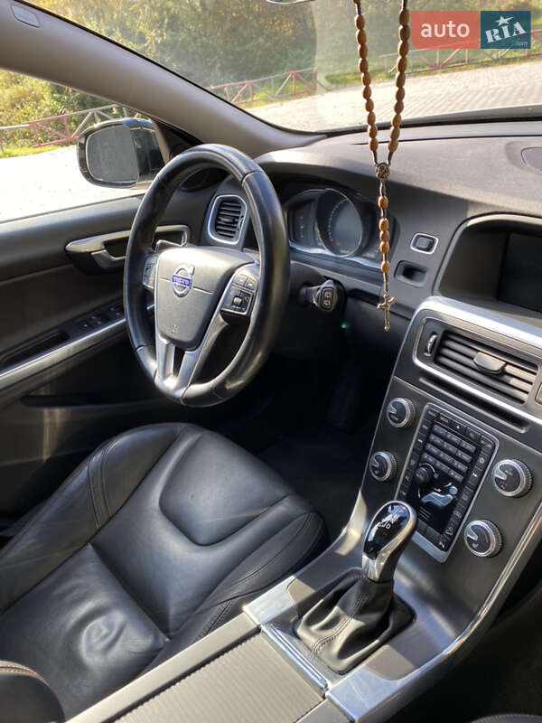 Универсал Volvo V60 2015 в Львове фото 15 Универсал Volvo V60 2015 в Львове