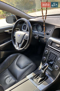 Универсал Volvo V60 2015 в 