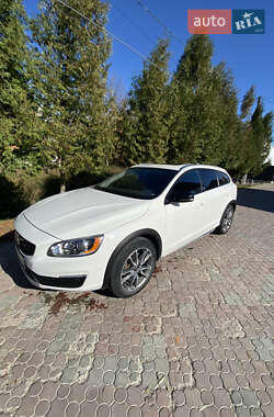 Универсал Volvo V60 2015 в 