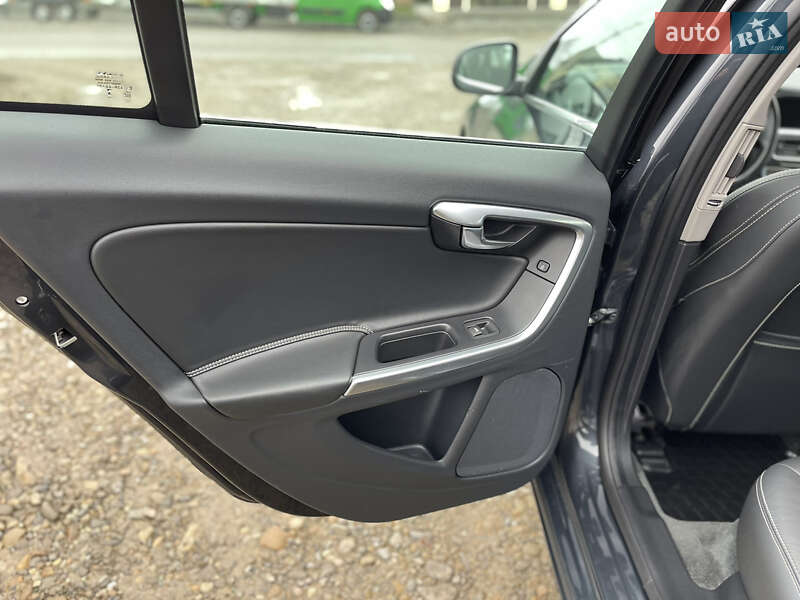 Универсал Volvo V60 2015 в Черновцах фото 37 Универсал Volvo V60 2015 в Черновцах