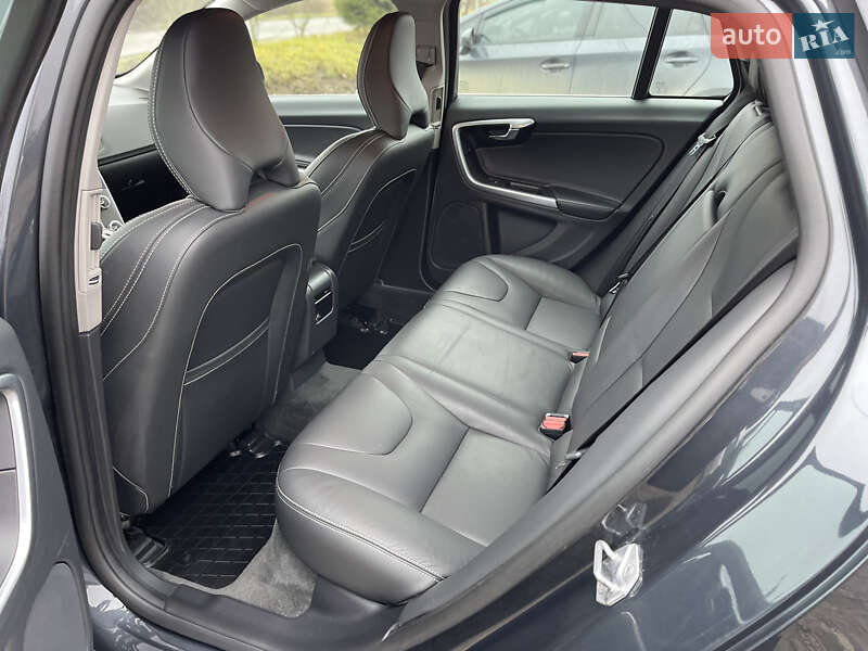 Универсал Volvo V60 2015 в Черновцах фото 36 Универсал Volvo V60 2015 в Черновцах