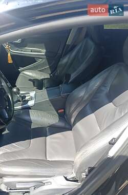 Универсал Volvo V60 2011 в 