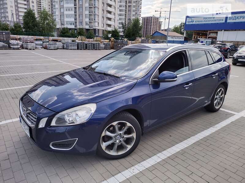 Универсал Volvo V60 2012 в Киеве