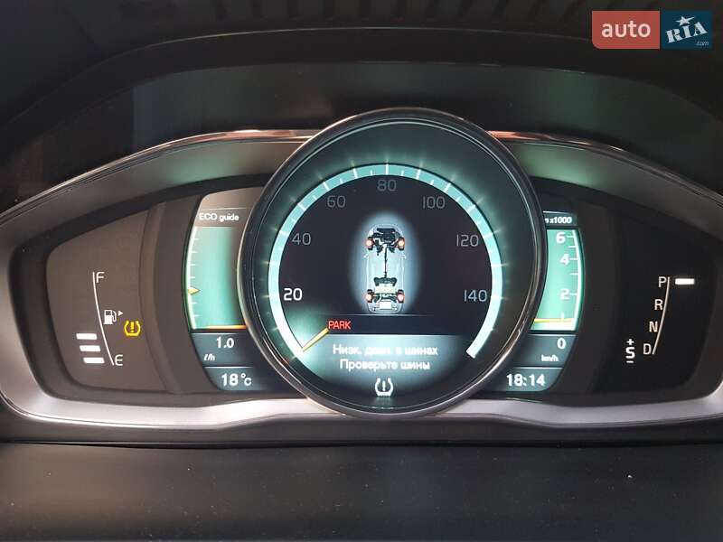 Универсал Volvo V60 2014 в Вишневом