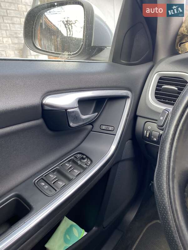 Универсал Volvo V60 2012 в Кривом Роге