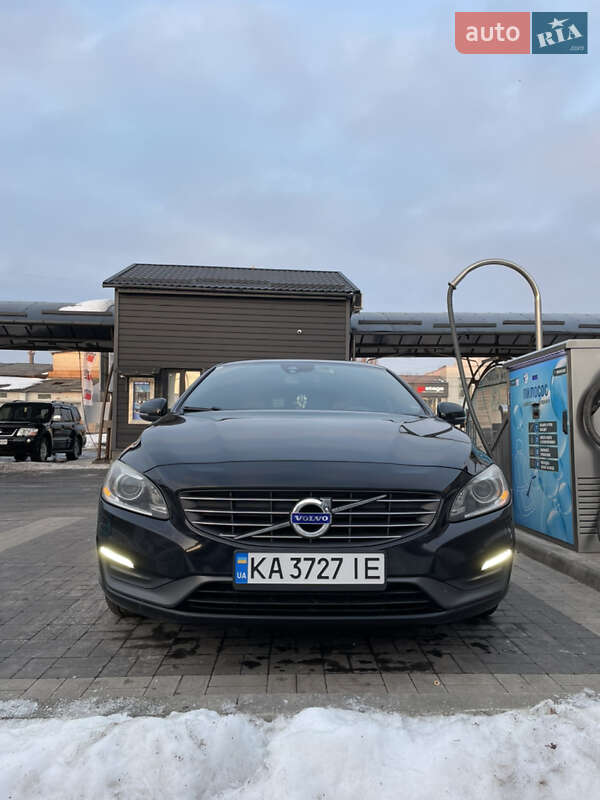 Універсал Volvo V60 2014 в Чернігові
