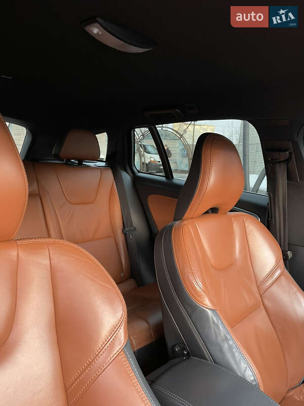 Універсал Volvo V60 2014 в Чернігові