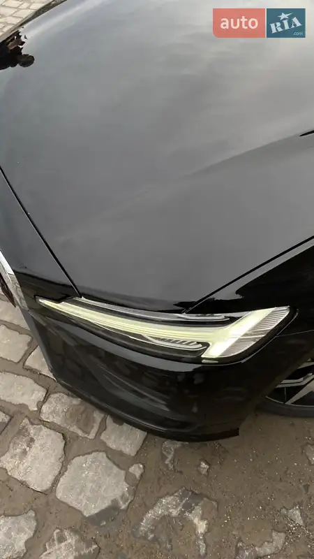Volvo V60 2018 VIN YV1ZWA8UDK1006799 фото оголошення 10 з 60