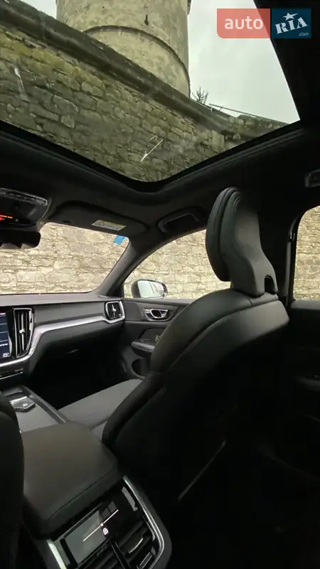 Volvo V60 2018 VIN YV1ZWA8UDK1006799 фото оголошення 18 з 60