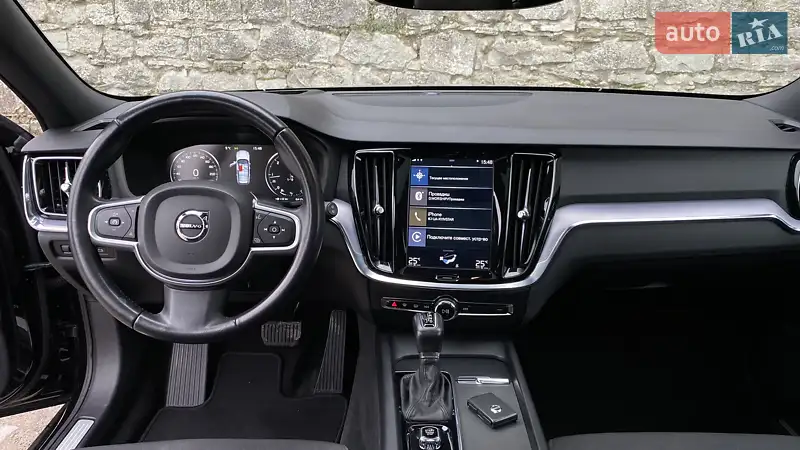 Volvo V60 2018 VIN YV1ZWA8UDK1006799 фото оголошення 25 з 60