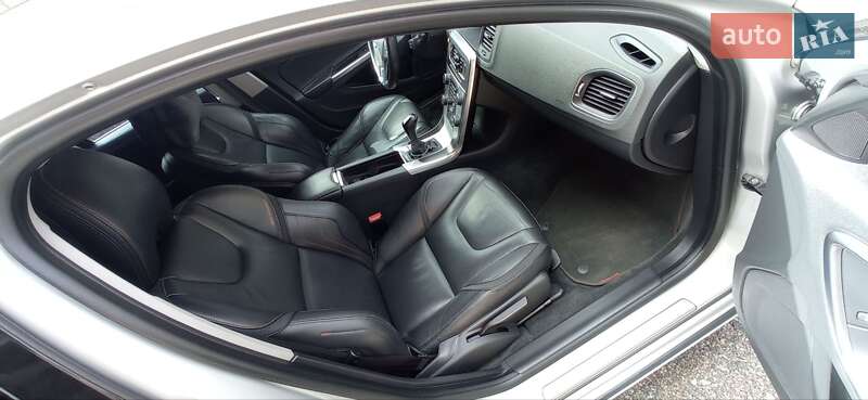 Универсал Volvo V60 2016 в Полтаве