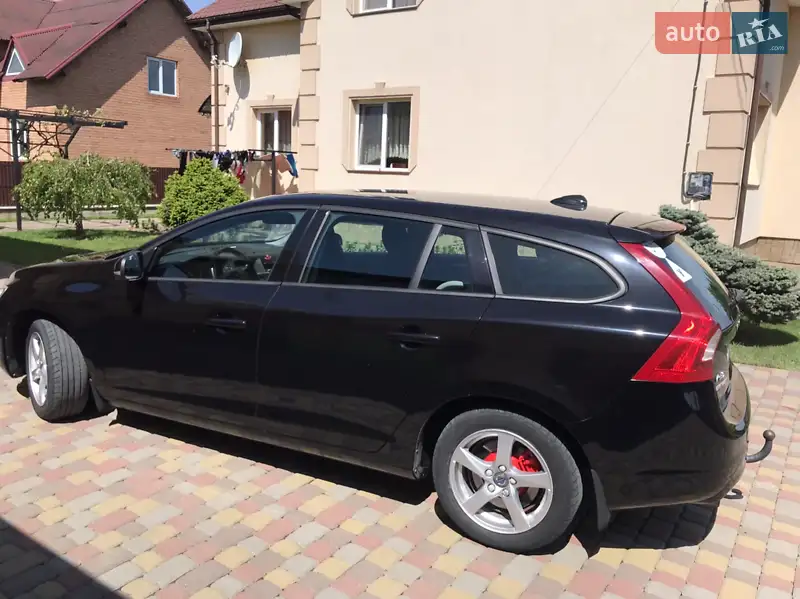 Volvo V60 2017 VIN YV1FW7880H2372273 фото оголошення 3 з 87