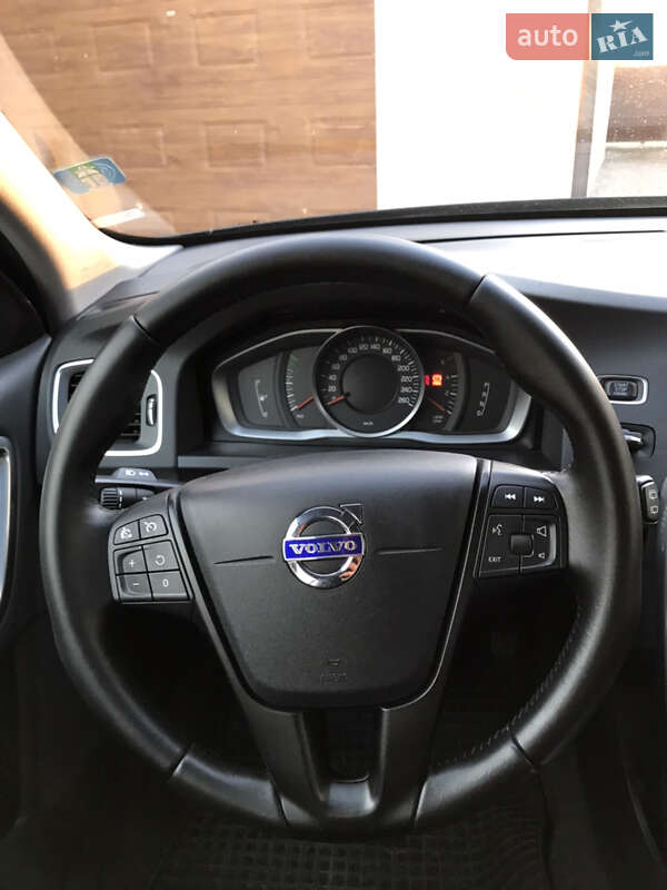 Универсал Volvo V60 2017 в Калуше