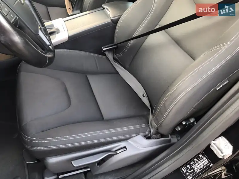 Volvo V60 2017 VIN YV1FW7880H2372273 фото оголошення 27 з 87