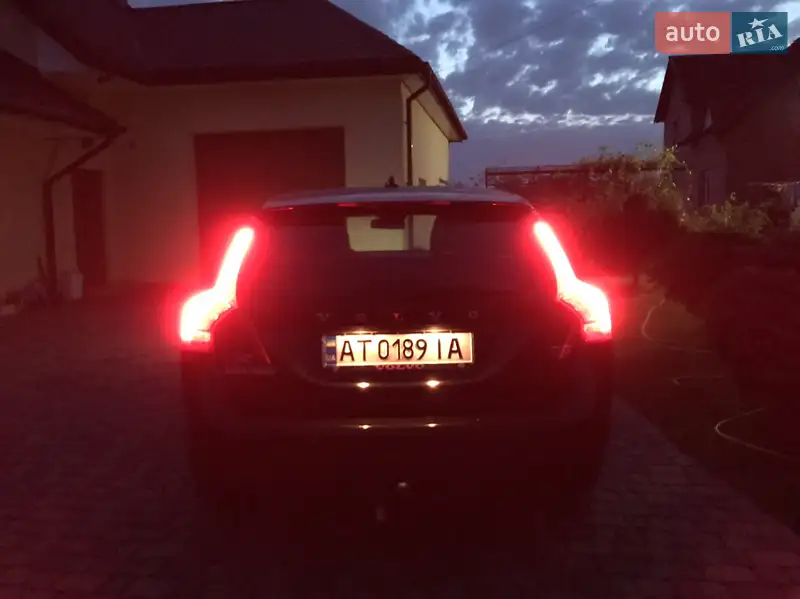 Volvo V60 2017 VIN YV1FW7880H2372273 фото оголошення 48 з 87