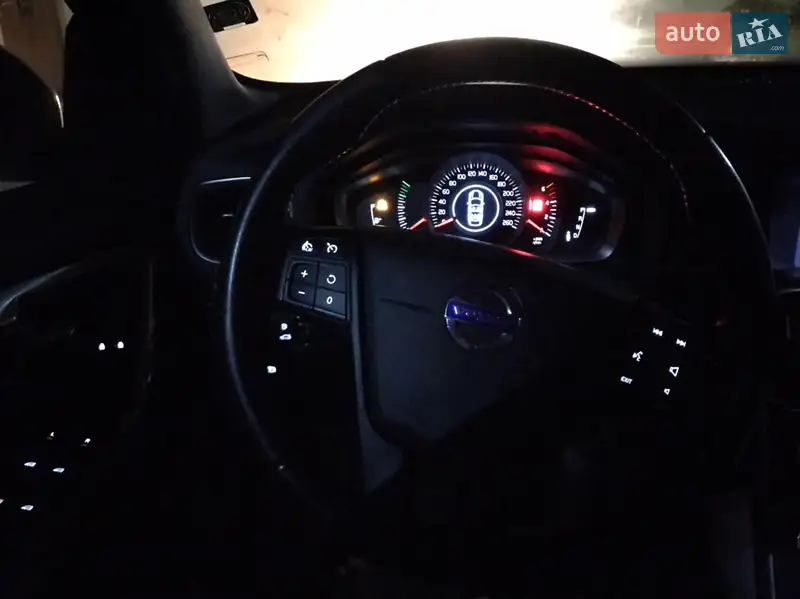 Volvo V60 2017 VIN YV1FW7880H2372273 фото оголошення 52 з 87