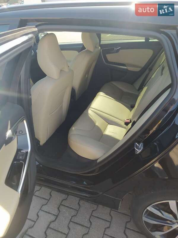 Универсал Volvo V60 2018 в Житомире