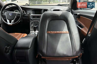 Универсал Volvo V60 2011 в 