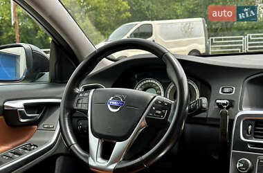 Универсал Volvo V60 2011 в 