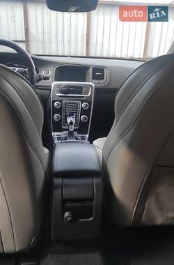Универсал Volvo V60 2016 в 