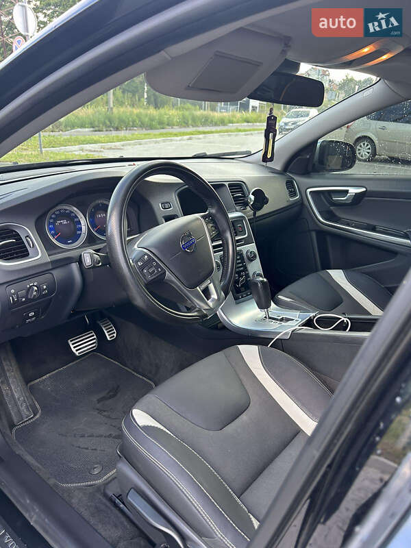 Универсал Volvo V60 2011 в Старом Самборе