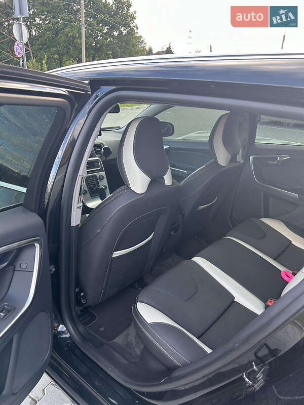 Универсал Volvo V60 2011 в Старом Самборе