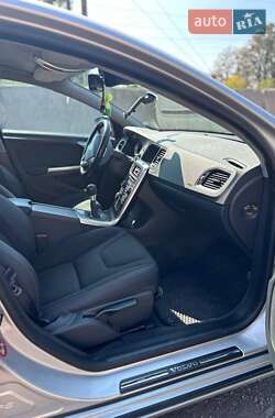 Универсал Volvo V60 2012 в 