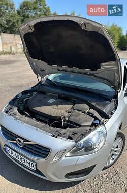 Универсал Volvo V60 2012 в 