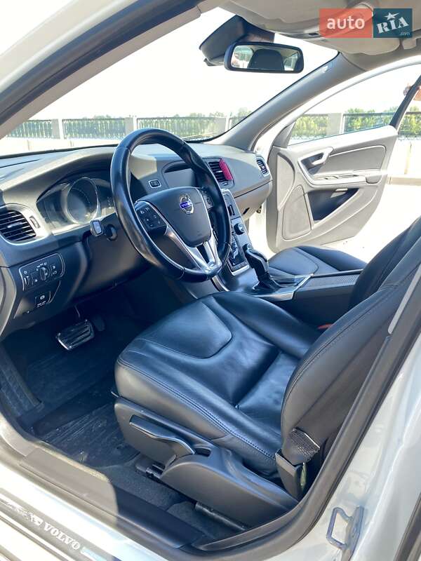 Универсал Volvo V60 2014 в Киеве фото 9 Универсал Volvo V60 2014 в Киеве