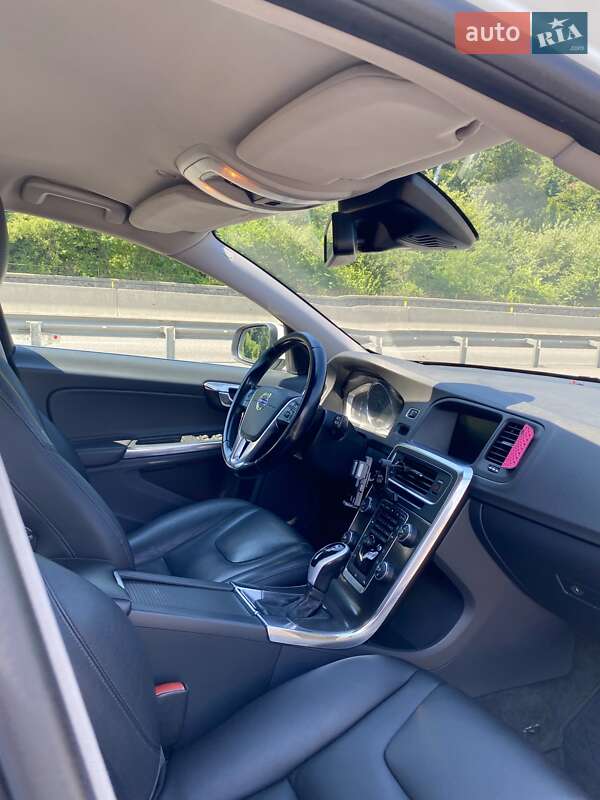 Универсал Volvo V60 2014 в Киеве фото 11 Универсал Volvo V60 2014 в Киеве